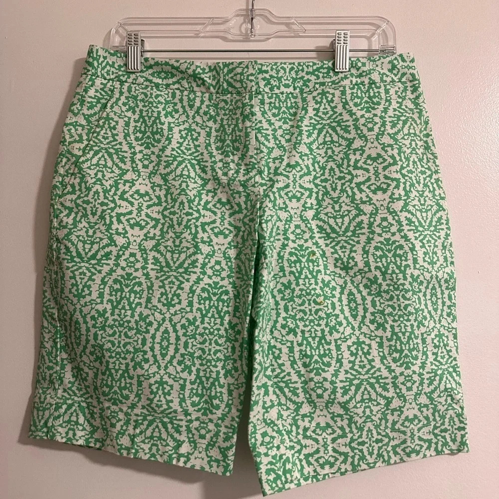 Women's Izod Golf Women's Green and White Shorts Size 4